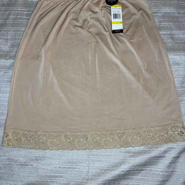 Jones New York Women's Microfiber Anti-Cling 19" Half Slip with Lace Hem
