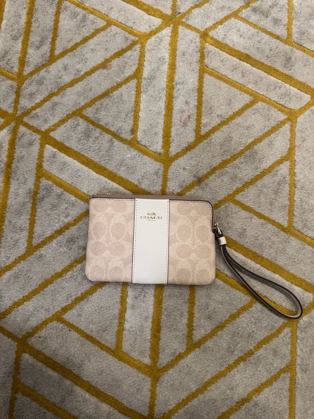 Coach Corner Zip Wristlet in Signature Canvas with Stripe (IM/Sand/Chalk) 2