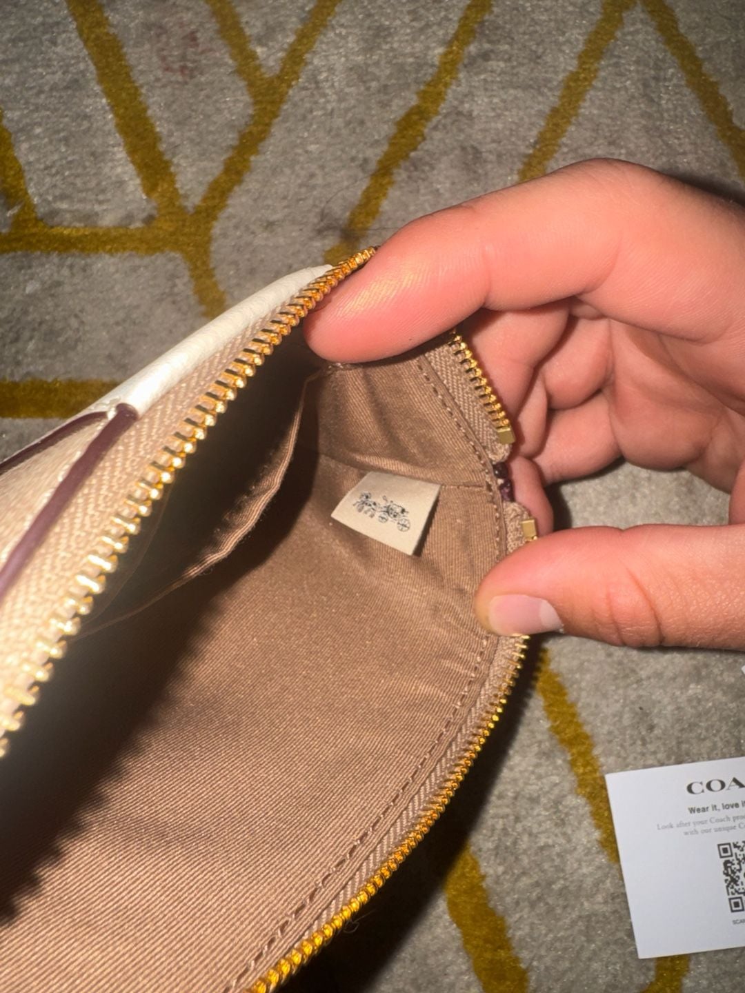 Coach Corner Zip Wristlet in Signature Canvas with Stripe (IM/Sand/Chalk) 7