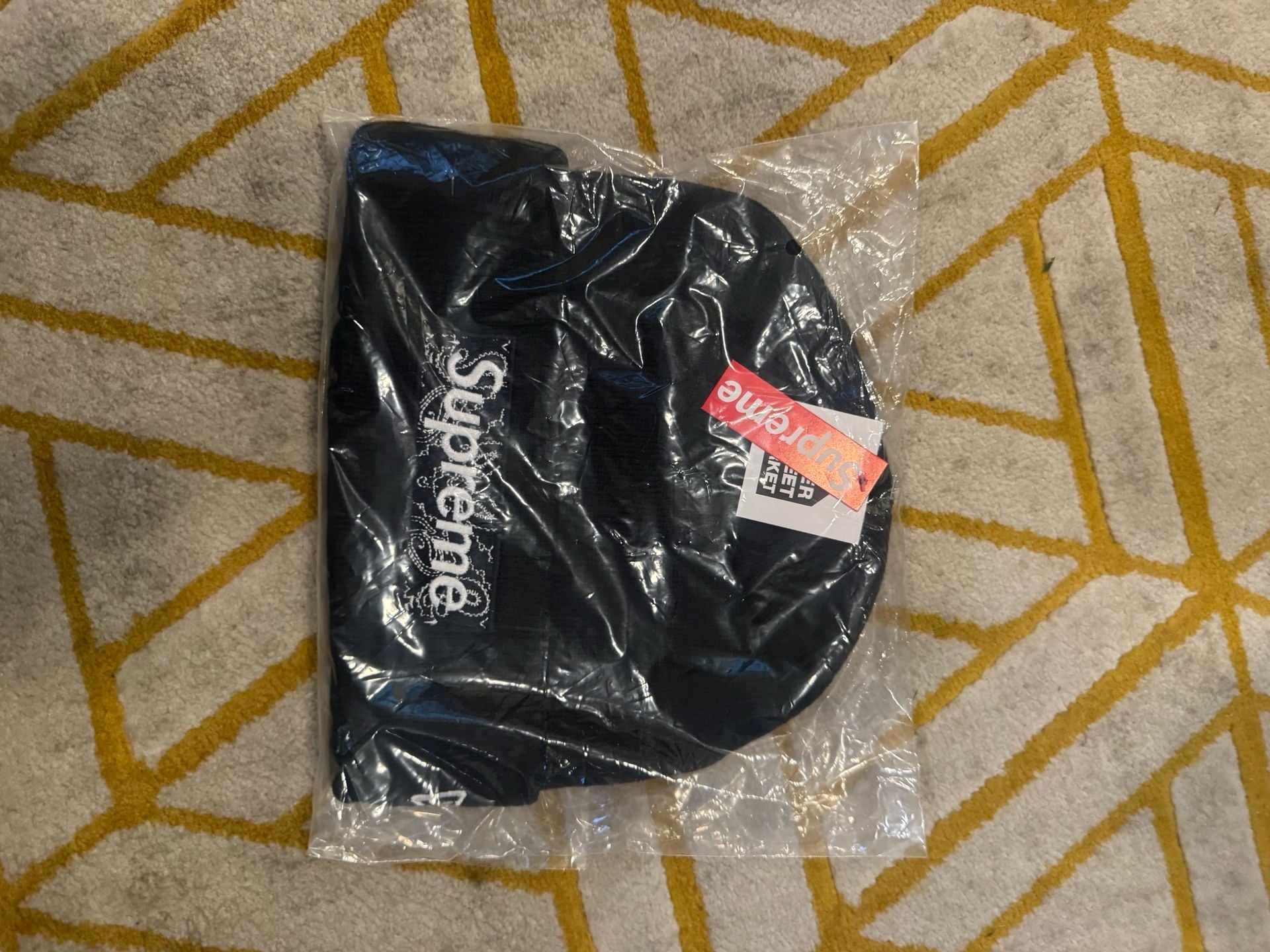 Supreme New Era Bandana Box Logo Beanie FW19 Navy 1