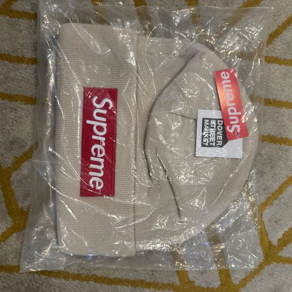Supreme x New Era Box Logo Beanie Stone FW24