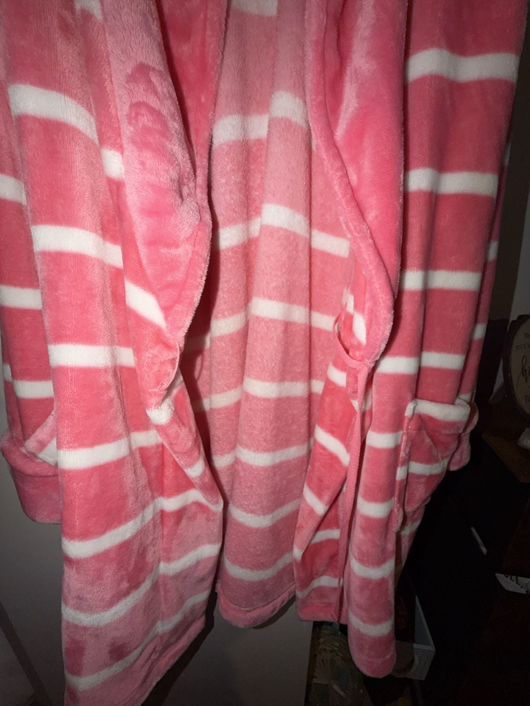 Sonoma Goods For Life Women's Pink and White Striped Plush Bathrobe 2