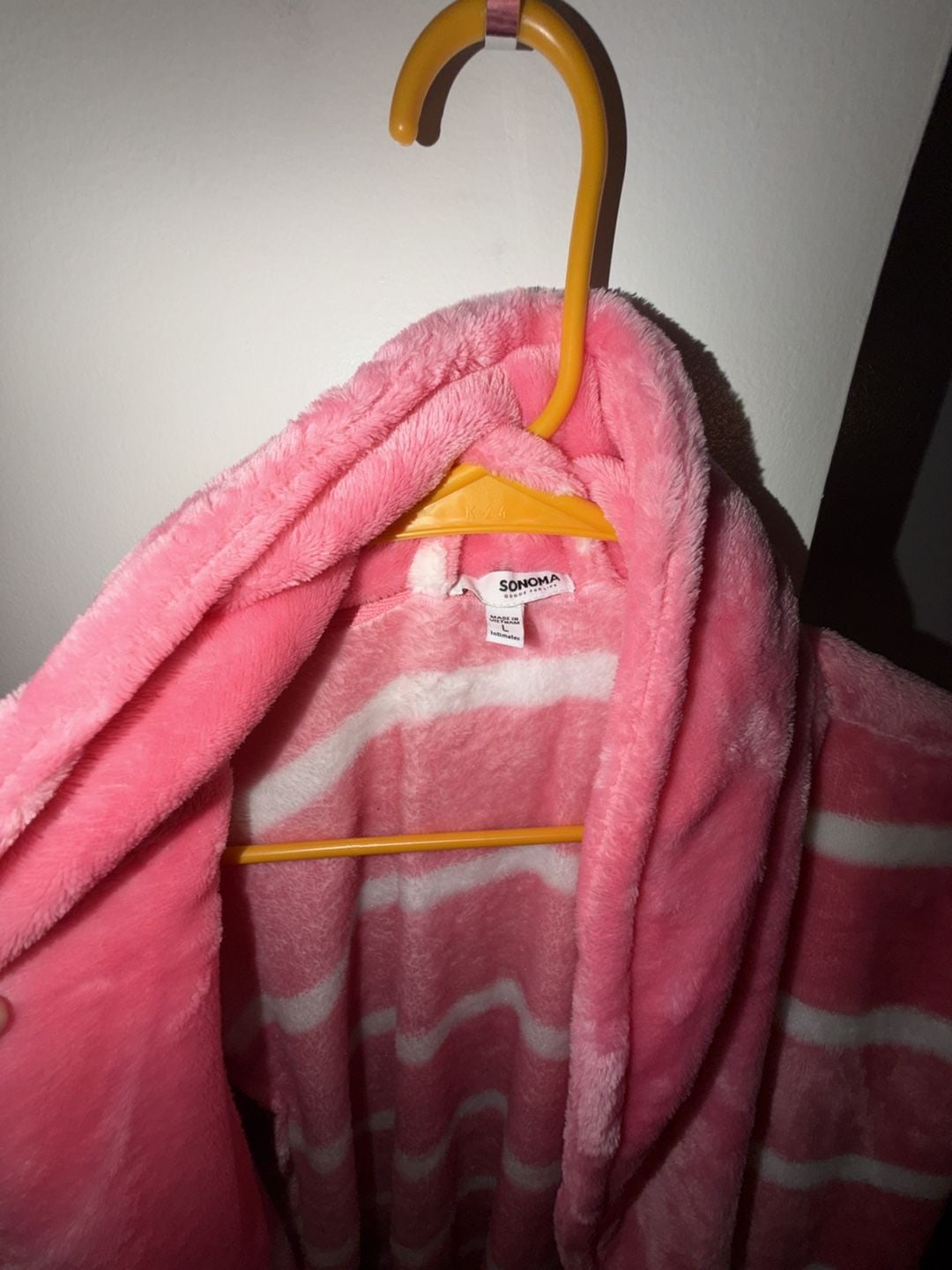 Sonoma Goods For Life Women's Pink and White Striped Plush Bathrobe 3