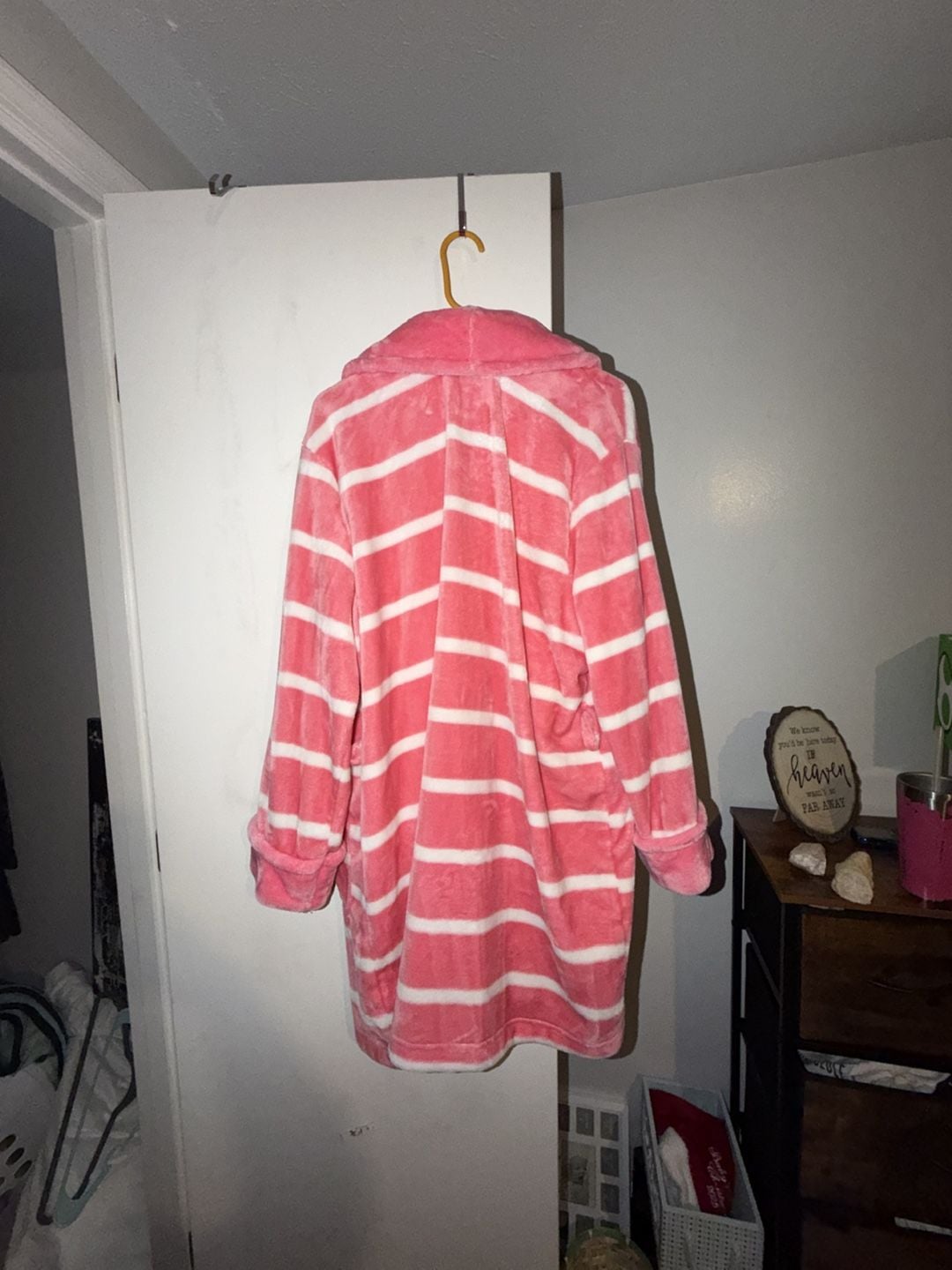Sonoma Goods For Life Women's Pink and White Striped Plush Bathrobe 4