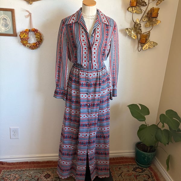 Vintage 1970s Floral and Gingham Patterned Long Sleeve Button-Down Maxi Dress M