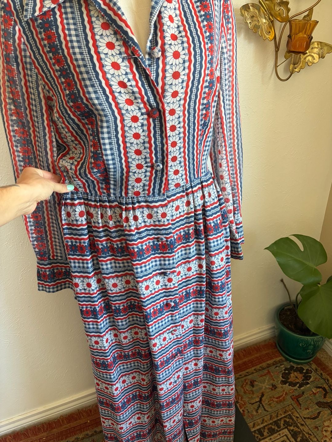 Vintage 1970s Floral and Gingham Patterned Long Sleeve Button-Down Maxi Dress M 5