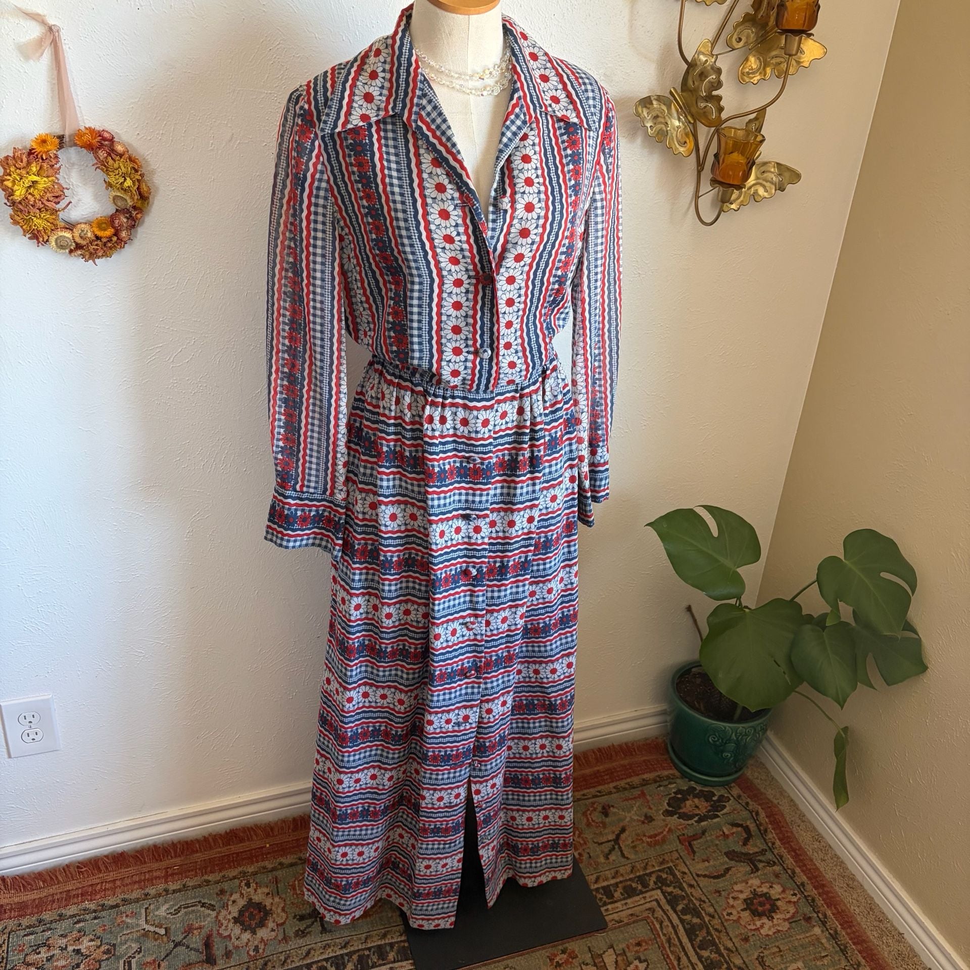 Vintage 1970s Floral and Gingham Patterned Long Sleeve Button-Down Maxi Dress M 8