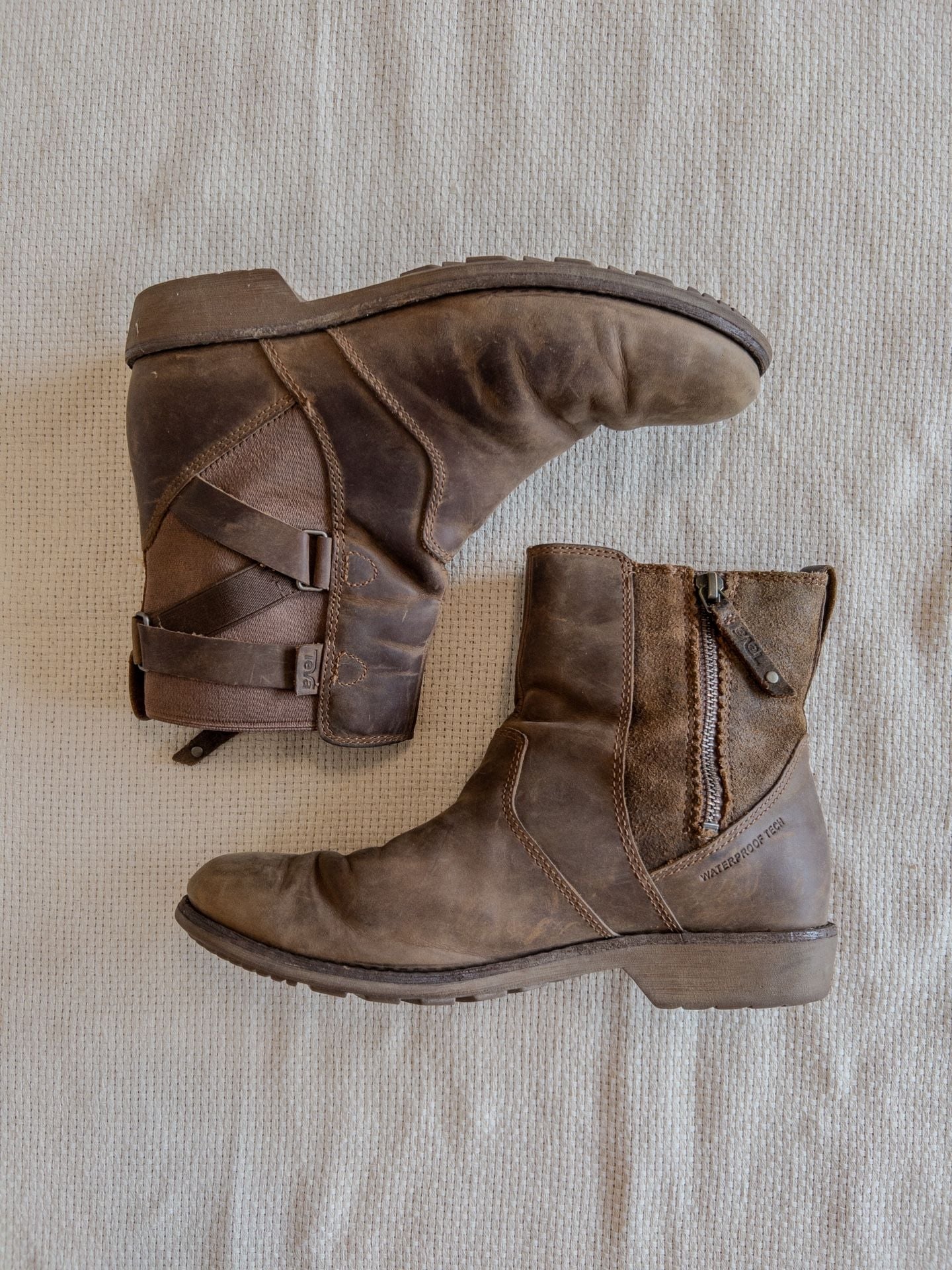 Teva Ellery Waterproof Ankle Boot in Pecan Leather Women’s US 7 Nature Outdoors Hiking Granola Gorpcore Weathertech Weatherproof Quality 3