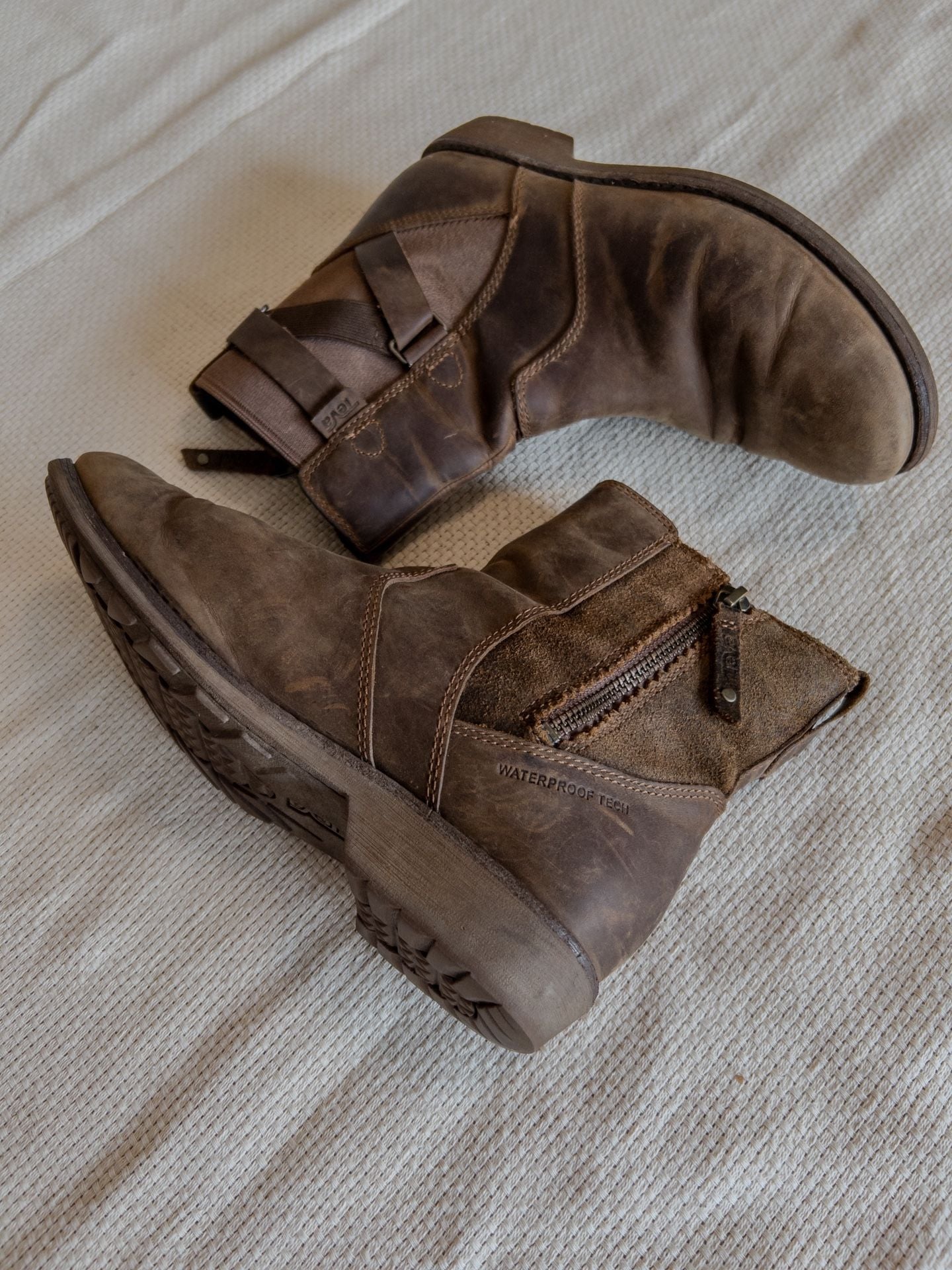 Teva Ellery Waterproof Ankle Boot in Pecan Leather Women’s US 7 Nature Outdoors Hiking Granola Gorpcore Weathertech Weatherproof Quality 5