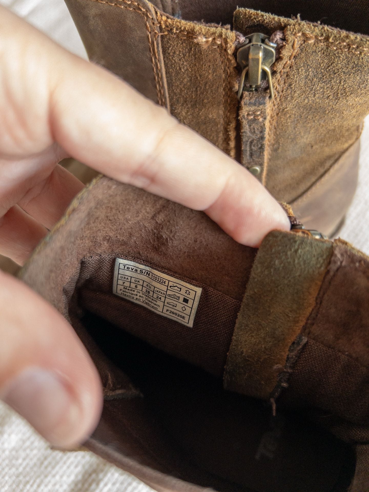 Teva Ellery Waterproof Ankle Boot in Pecan Leather Women’s US 7 Nature Outdoors Hiking Granola Gorpcore Weathertech Weatherproof Quality 8
