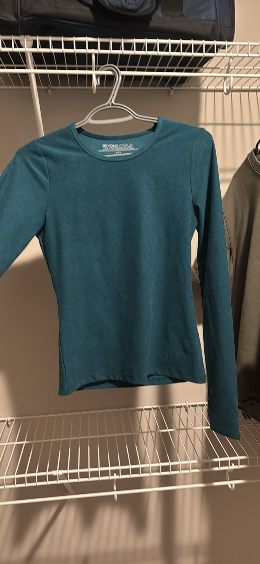 Beyond Yoga Women's Long Sleeve Crewneck Performance T-Shirt 1