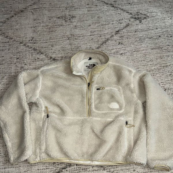 The North Face Women's Extreme Pile 1/2 Zip Fleece Pullover in Gardenia White