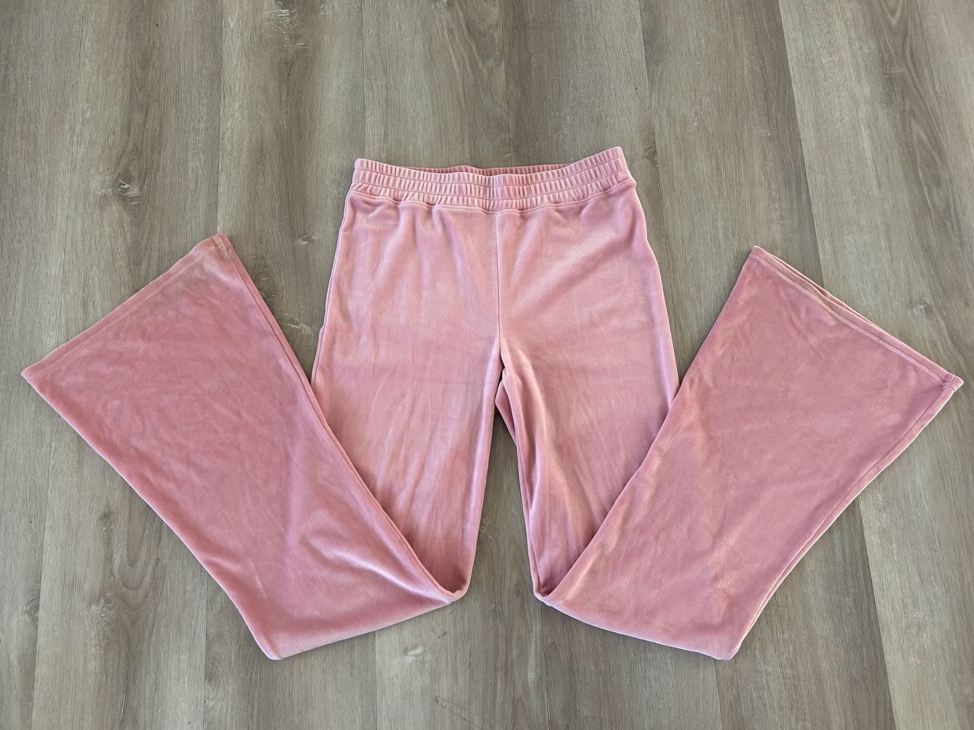 Hollister Ultra High-Rise Pink Velour Flare Pants 3