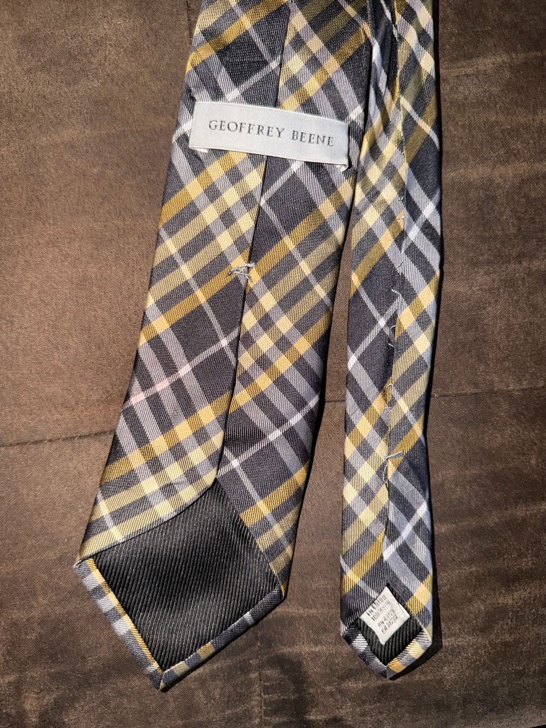 Geoffrey Beene Men's Yellow and Black Plaid Necktie 2