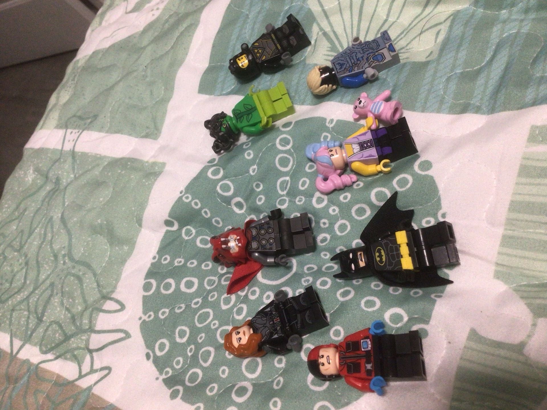 LEGO Super Heroes DC and Marvel Mixed Minifigure Lot of 8 Figures 3