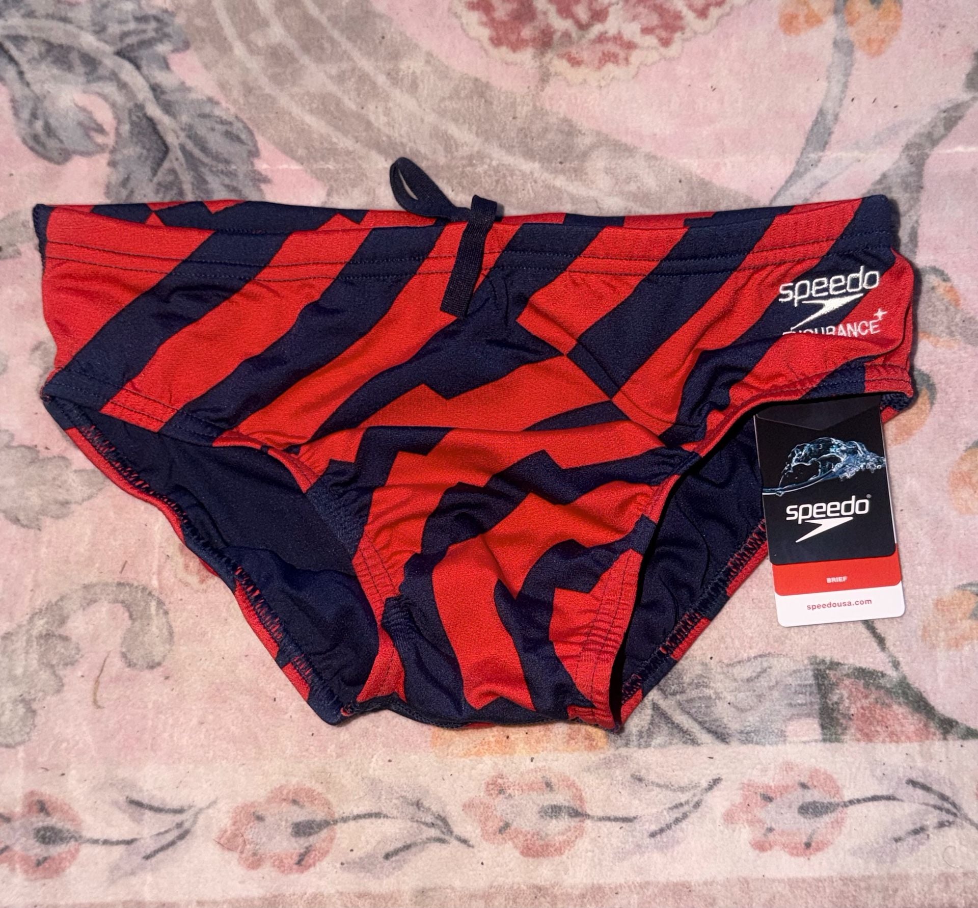 Speedo Men's Training Vortex Endurance Swim Brief, Size 30 Red Blue Stripes NWT! 1
