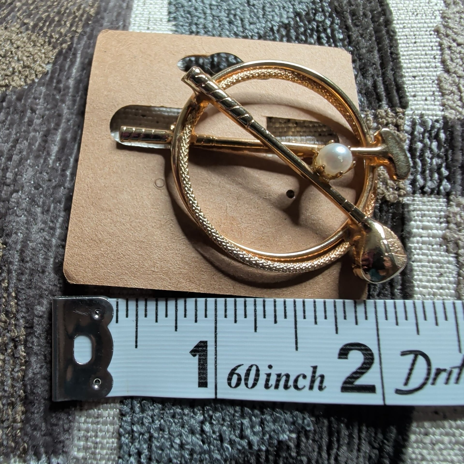 Vintage Gold Tone Golf Clubs and Faux Pearl Brooch Pin 5