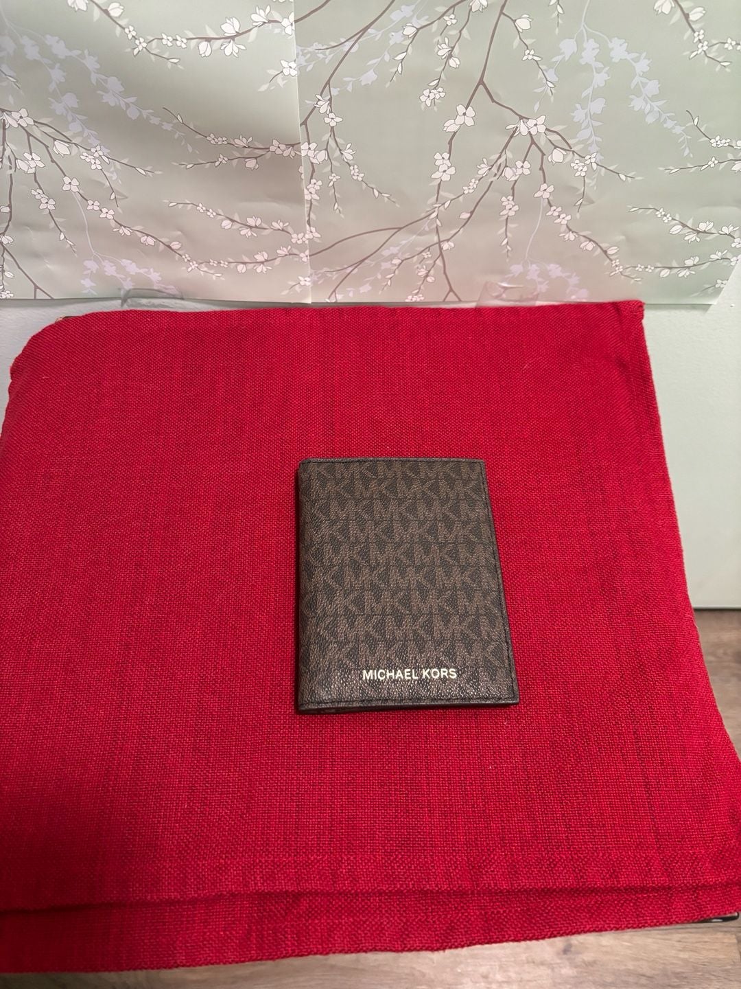 Michael Kors Signature Logo Bifold Card Organizer Wallet 2