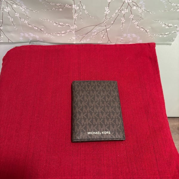 Michael Kors Signature Logo Bifold Card Organizer Wallet