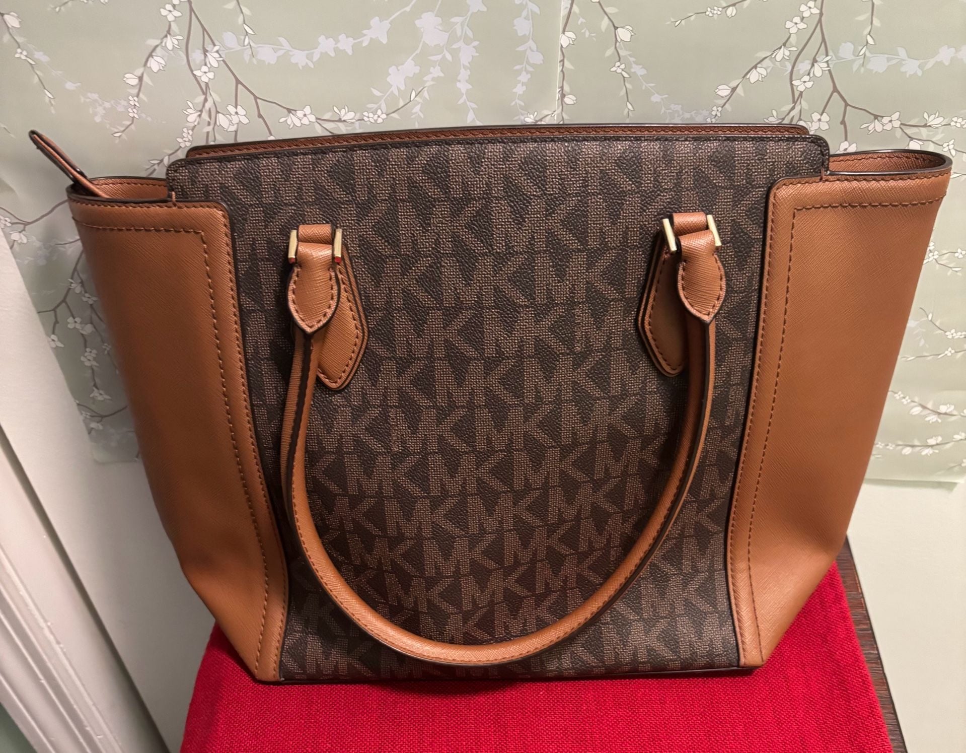 Michael Kors Sheila Medium Logo Brown Satchel Bag 10
