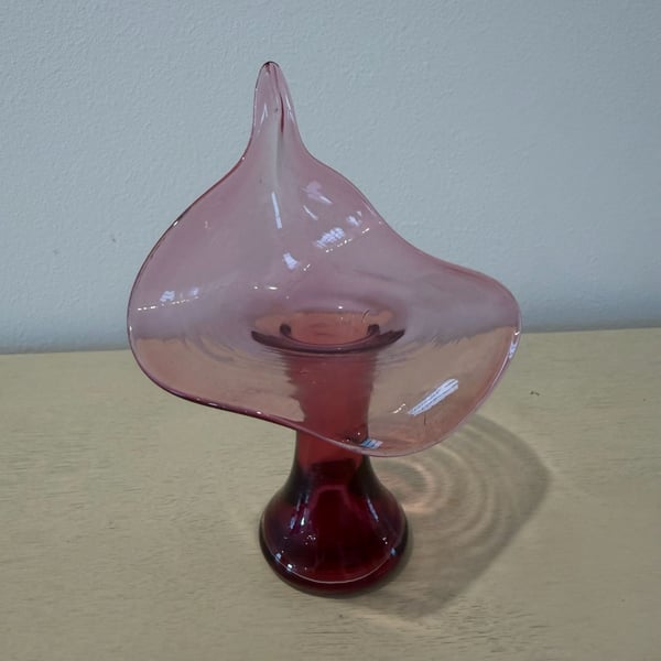 Vintage Pilgrim Cranberry Art Glass Jack in the Pulpit Vase