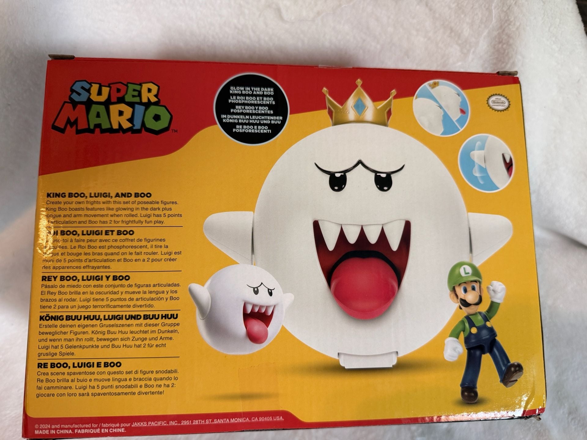Jakks Pacific Super Mario King Boo, Boo, and Luigi Glow-in-the-Dark Action Figure 3-Pack 3