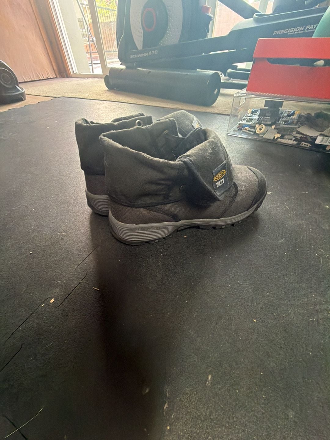 KEEN Utility Roswell Steel Toed Shoes 2