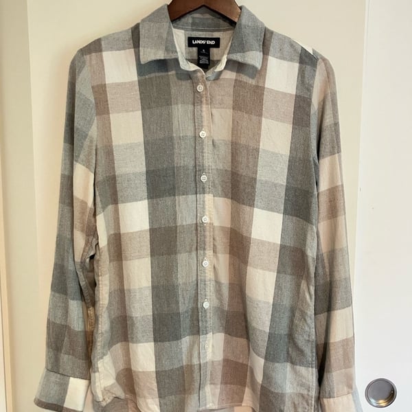 Lands' End Women's Gray and Beige Plaid Long Sleeve Button-Up Flannel Shirt
