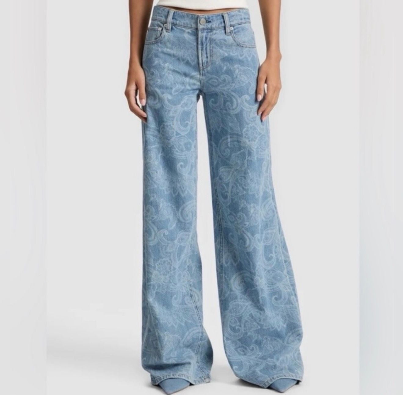 Alice + Olivia Amazing Low-Rise Baggy Jean in Laser Paisley 2
