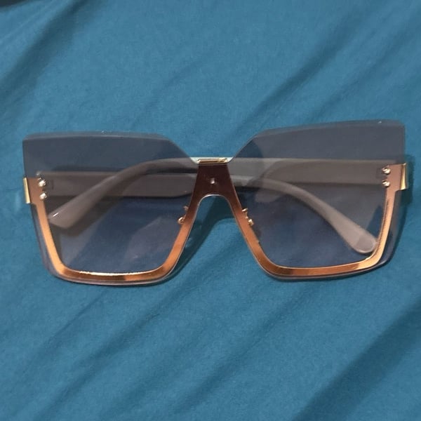 Oversized Semi-Rimless Square Fashion Sunglasses with Gold Tone Accents