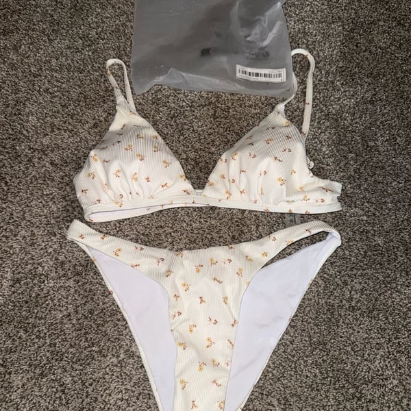 SHEIN Swim Mod Ditsy Floral Ribbed Bikini Set