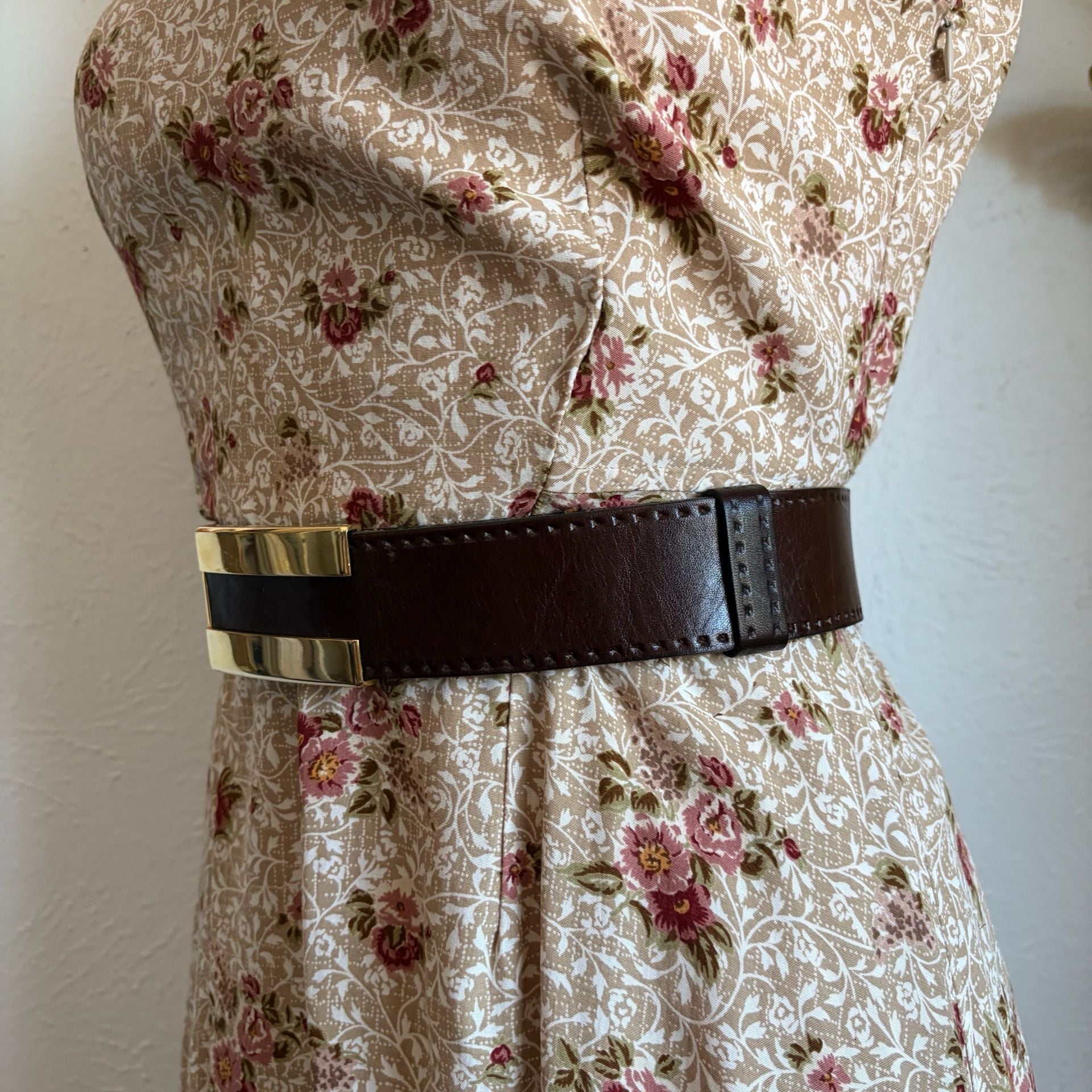 Vintage Dark Brown Italian Leather Belt with Rectangular Gold-Tone Buckle XL 3