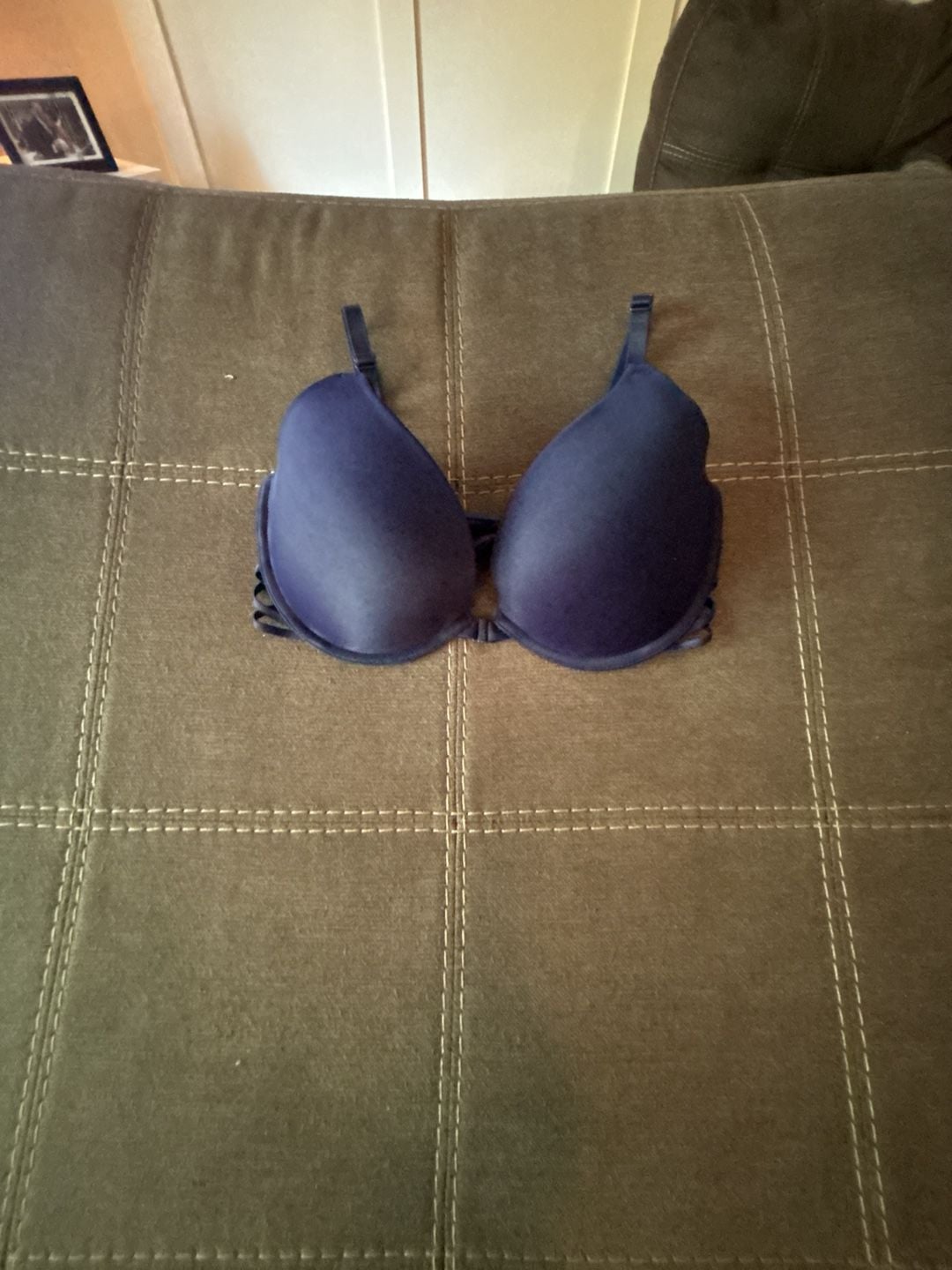La Senza Obsession Front-Closure Padded Plunge Bra in Navy 1