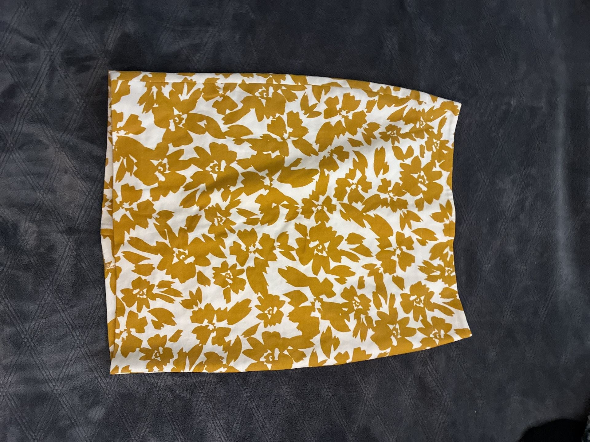 LOFT Ann Taylor Mustard Yellow and White Floral Pencil Skirt Petites 0P 1
