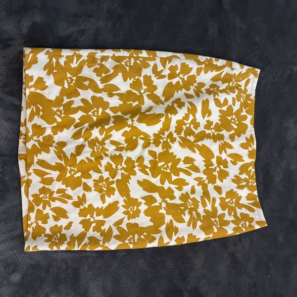 LOFT Ann Taylor Mustard Yellow and White Floral Pencil Skirt Petites 0P