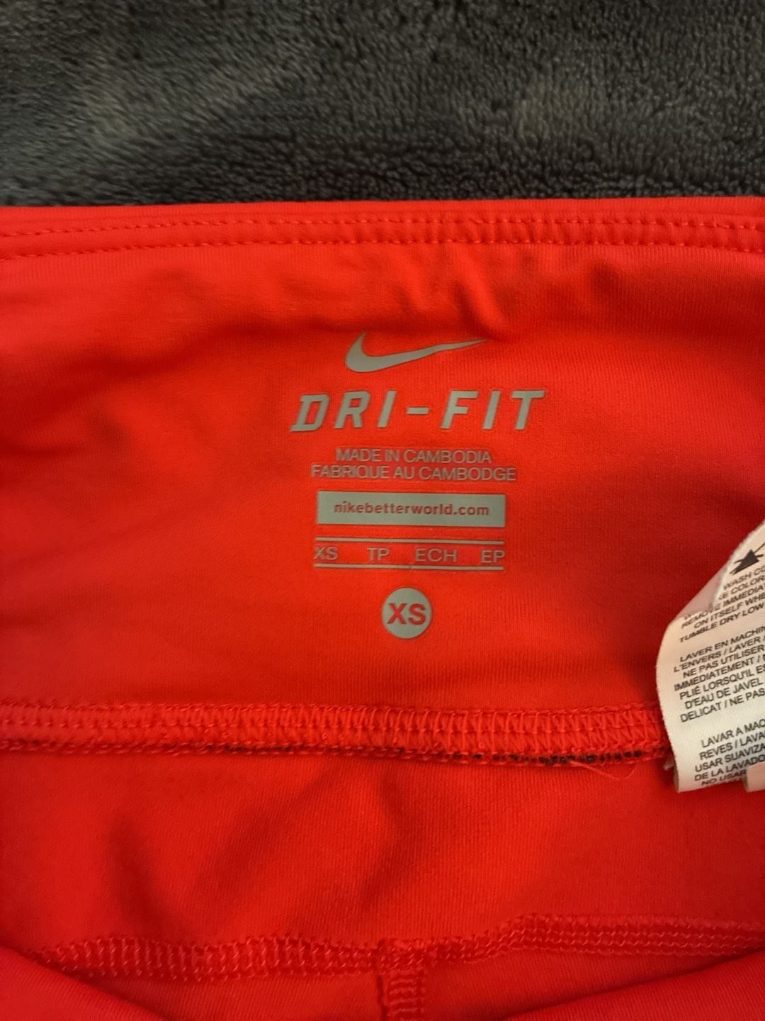 Nike Women's Dri-FIT Running Capri Pants with Zipper Pocket 3