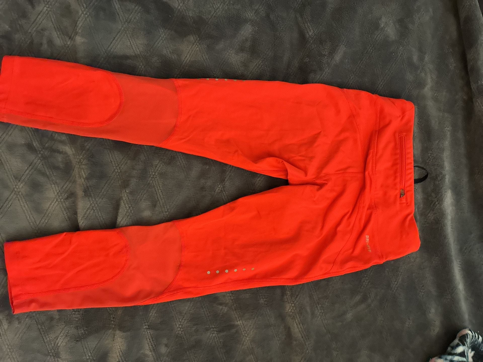 Nike Women's Dri-FIT Running Capri Pants with Zipper Pocket 4