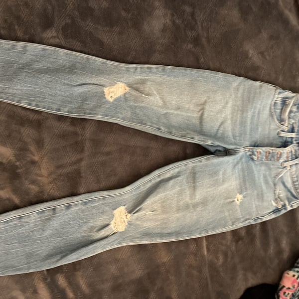 Lucky Brand Bridgette High Rise Crop Jeans with Button Fly & Distressed Detail