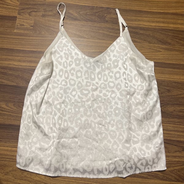Sweet Rain White Jacquard Leopard Print V-Neck Spaghetti Strap Camisole
