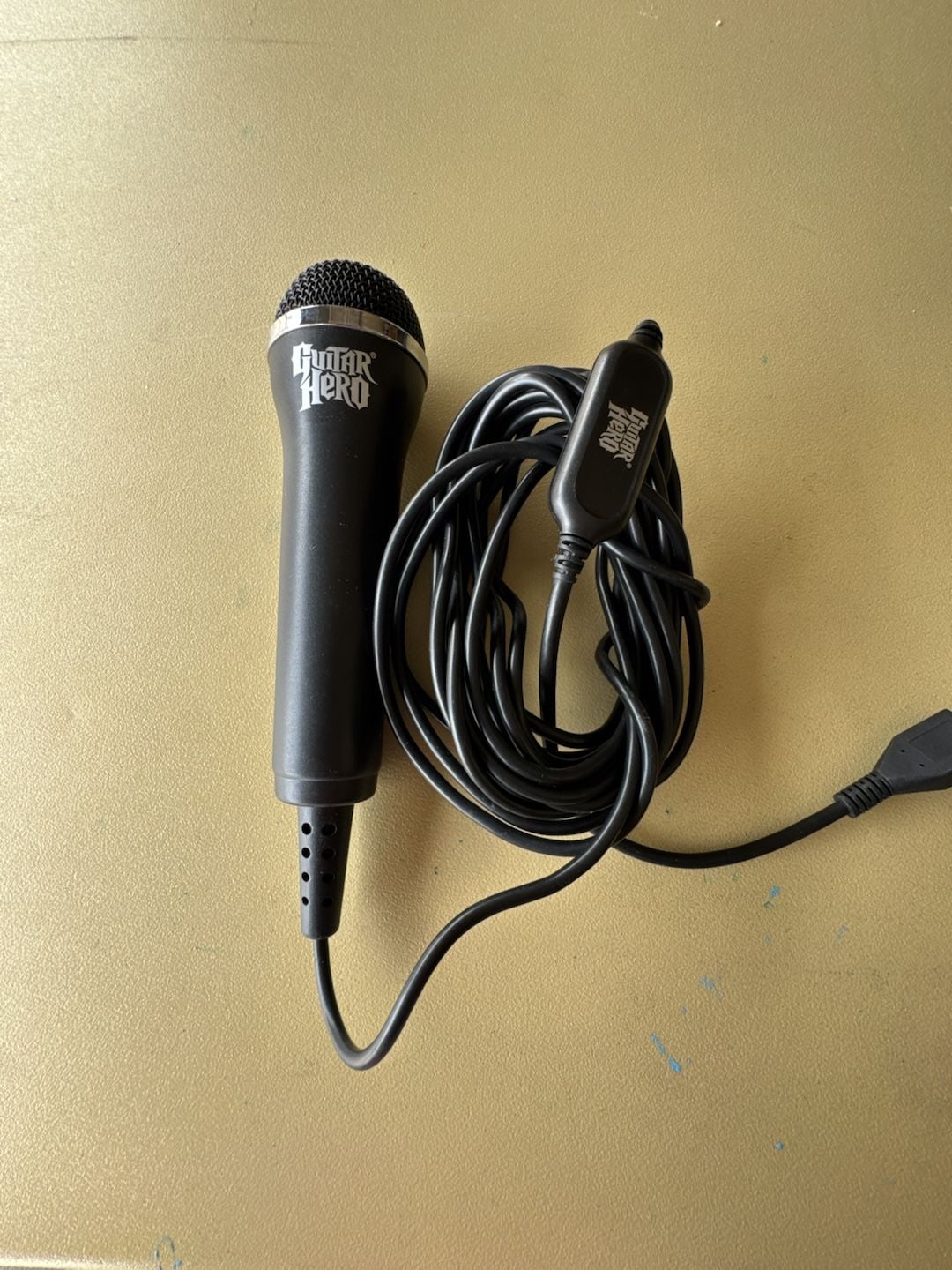 Official Guitar Hero World Tour USB Wired Microphone 1