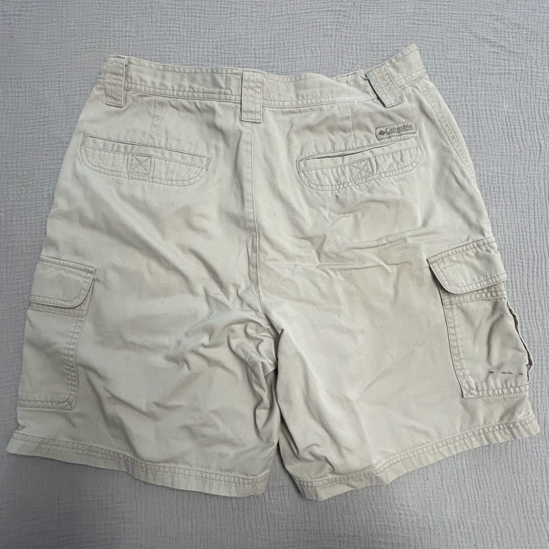 Columbia Sportswear Company Men's Cargo Shorts Khaki Size 34 5