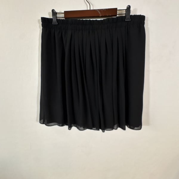 Ann Taylor LOFT Black Pleated Mini Skirt with Elastic Waistband