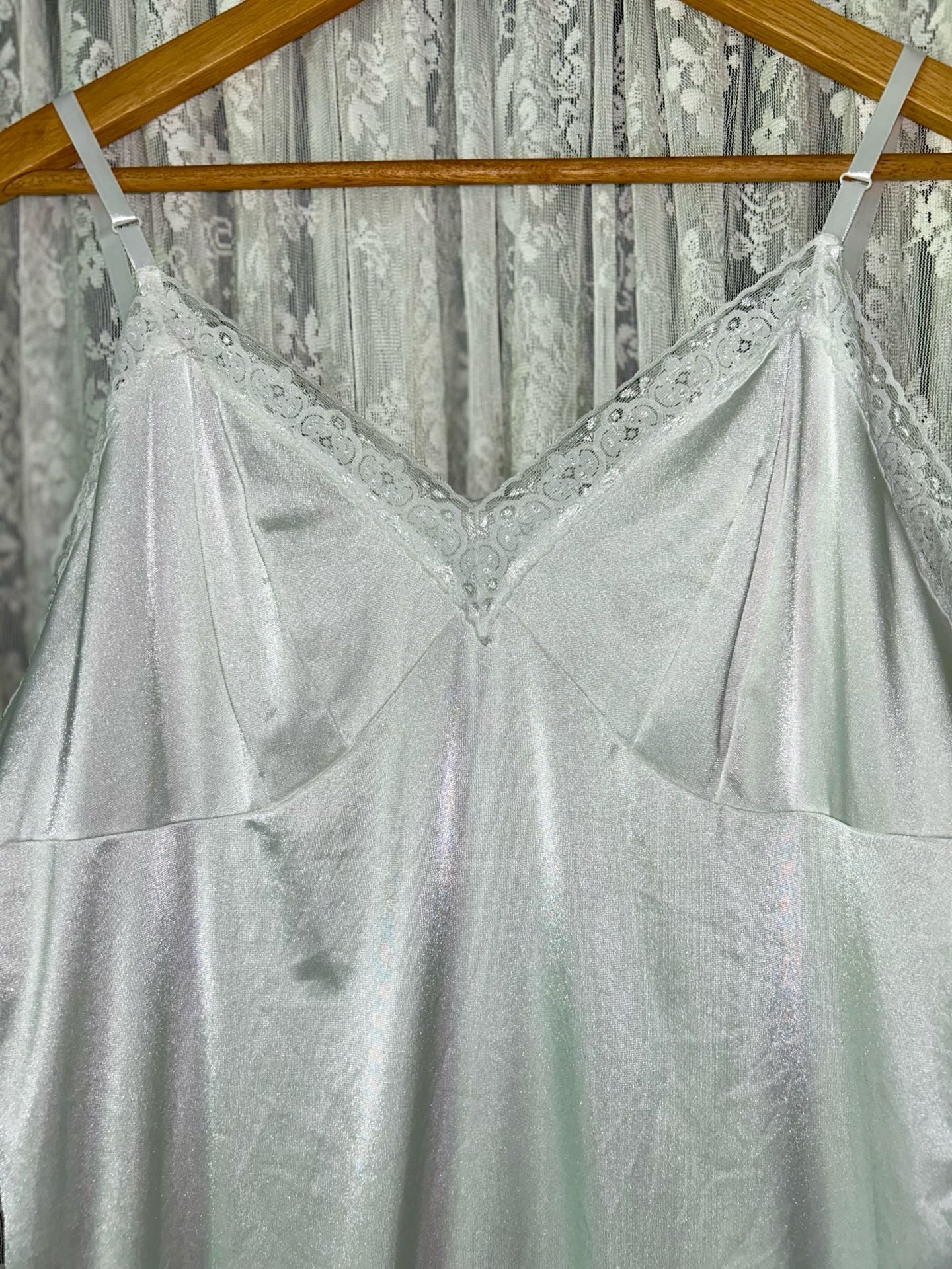 Vintage Vanity Fair Style 10-103 White Nylon Full Slip with Lace Trim 2