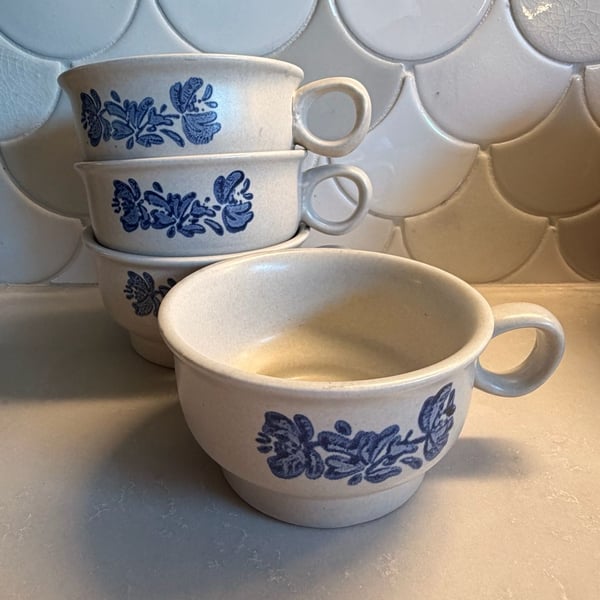 Set of 4 Vintage Pfaltzgraff Yorktowne Stoneware Flat Coffee Cups