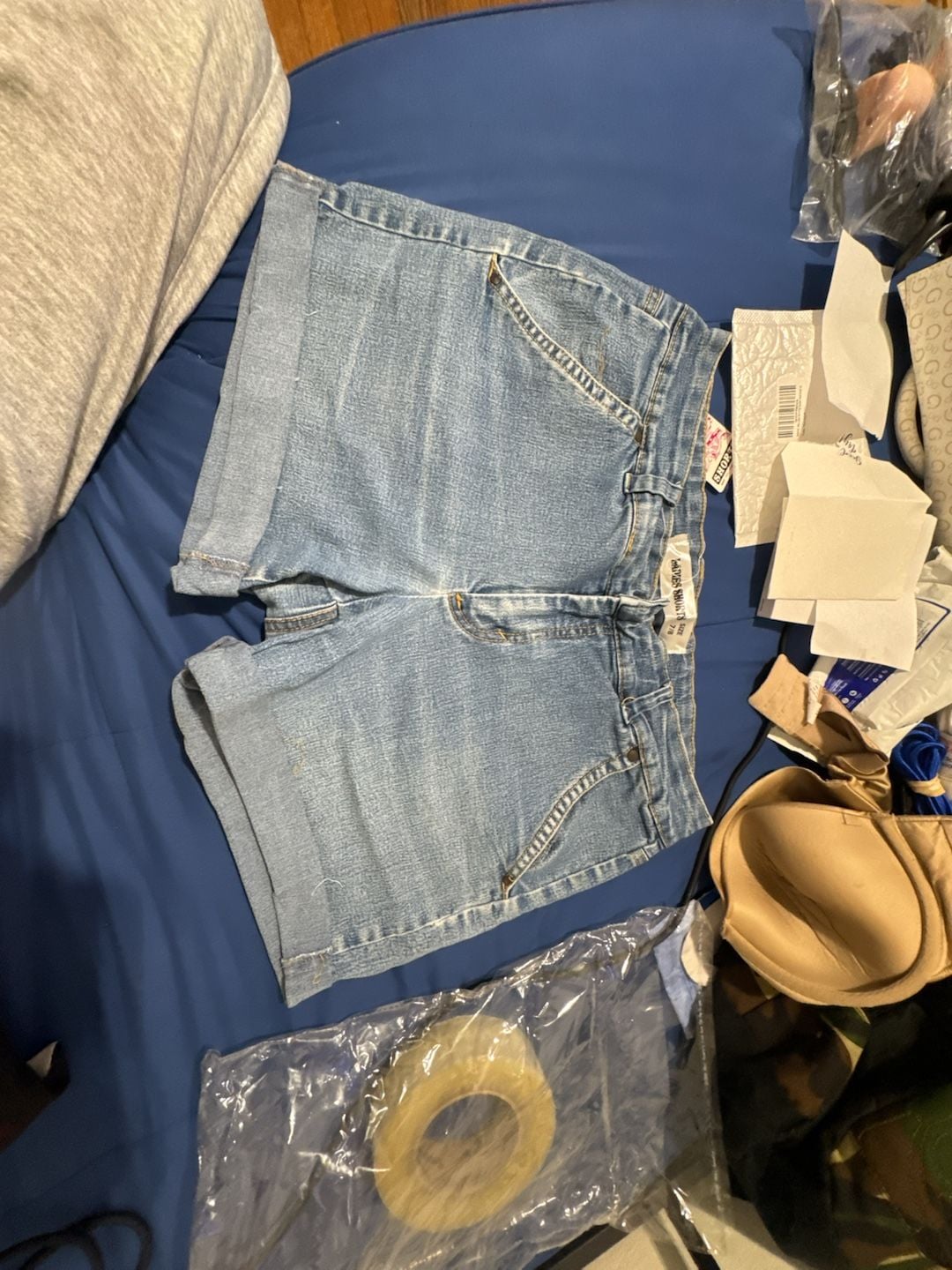 Ladies Denim Cuffed Jean Shorts Size 7/8 1