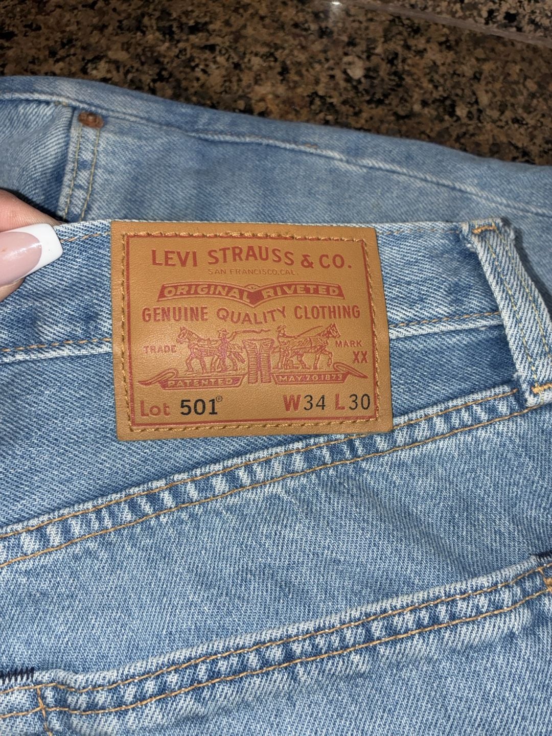 Levi's 501 Original Fit Button Fly Straight Leg Jeans Light Wash W34 L30 4