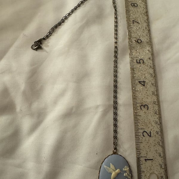 Vintage-Style Hummingbird Cameo Pendant Necklace on Antiqued Brass Chain