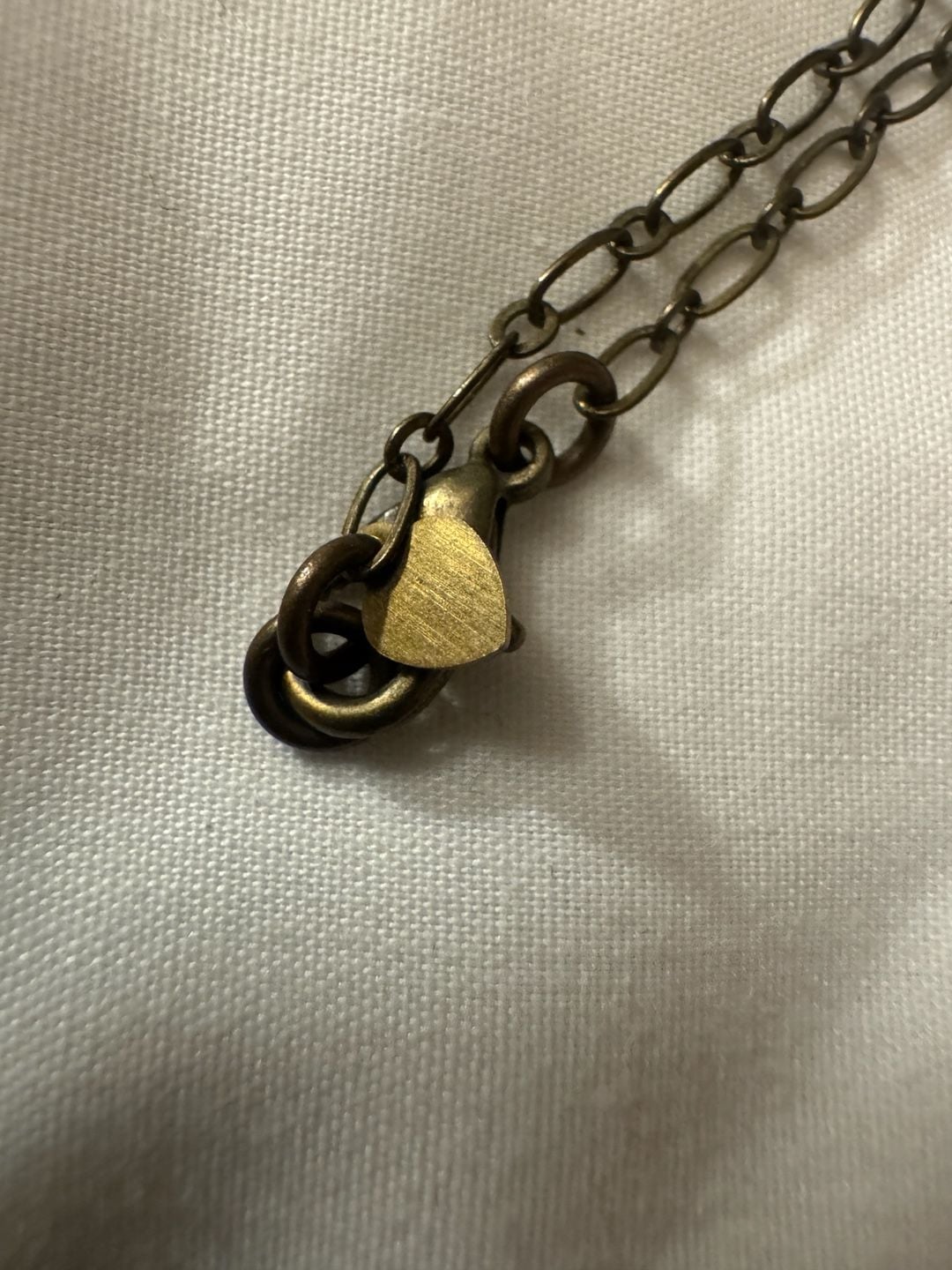 Vintage-Style Hummingbird Cameo Pendant Necklace on Antiqued Brass Chain 3