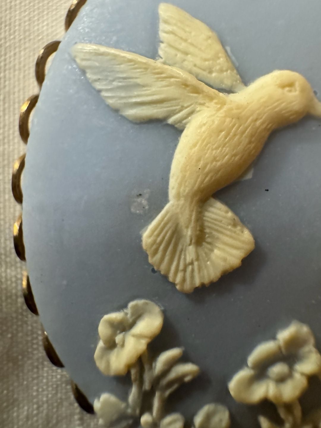 Vintage-Style Hummingbird Cameo Pendant Necklace on Antiqued Brass Chain 5