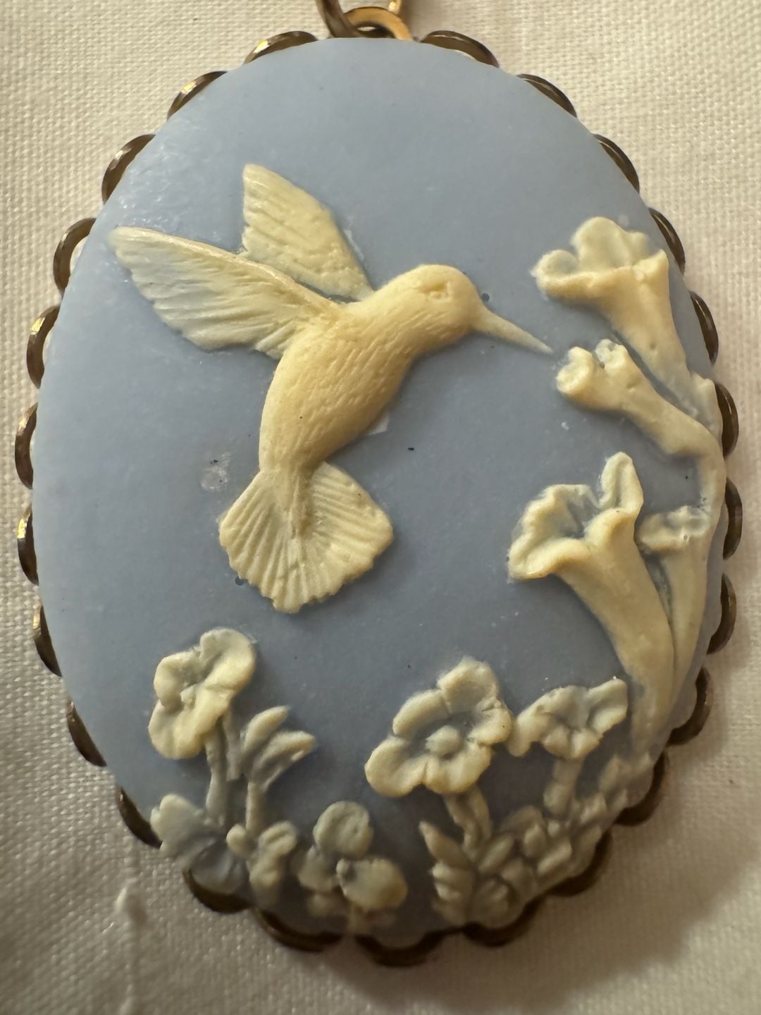 Vintage-Style Hummingbird Cameo Pendant Necklace on Antiqued Brass Chain 6